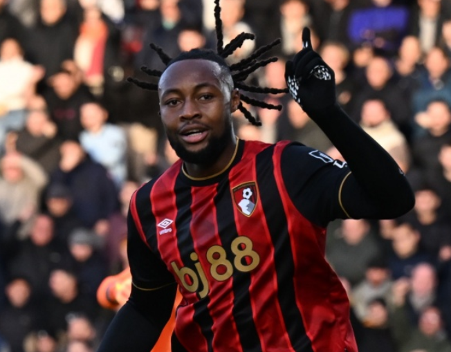 曼城冬窗轉(zhuǎn)會動態(tài)：引援、出售與租借的多面布局